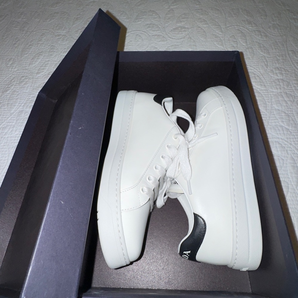 Prada White Leather Sneakers – Like New – Size 36.5 - Picture 3 of 7